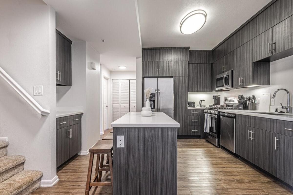 For Everyone! Huge 4br Townhouse In Venice